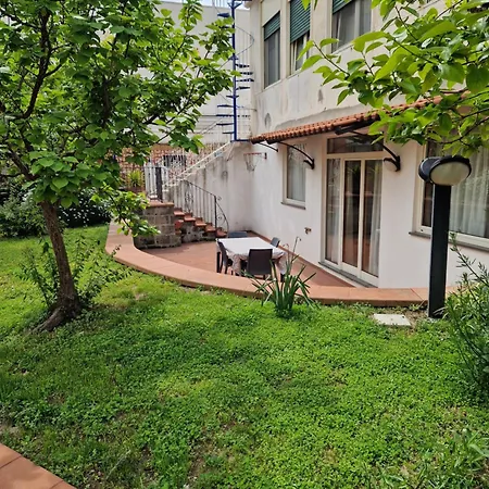 Apartment Il Giardino Dei Gigli Meta